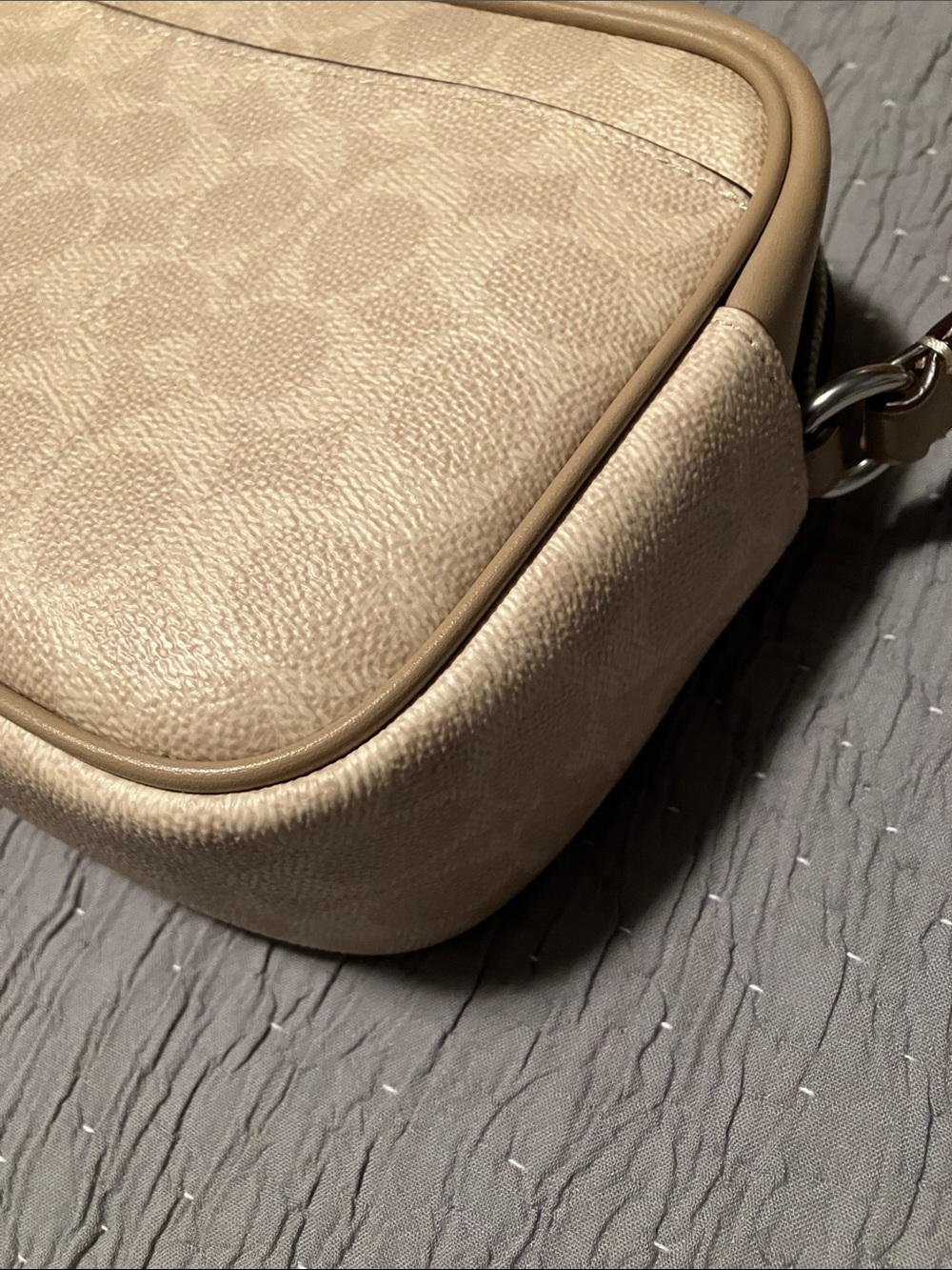 Coach Tan & Beige Signature Canvas Camera Bag. No Call-Outs. Gorgeous! NWT - Picture 8 of 16